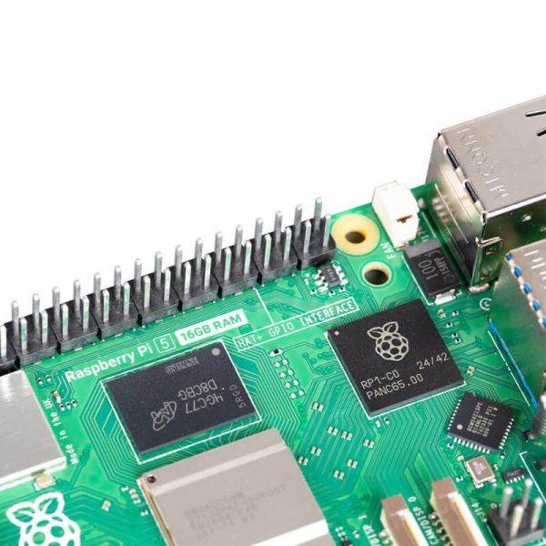 【新品】Raspberry Pi 5 16GB RAM クーラー付 Raspberry Pi 5/16GB