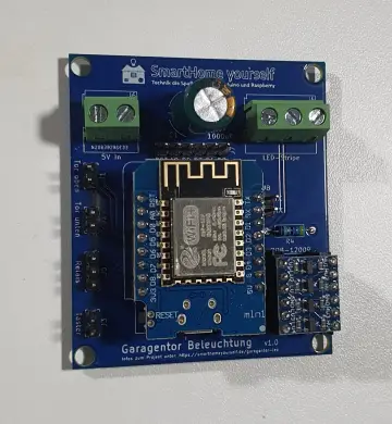 Smart Garage-Door control with animated RGB-LED