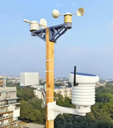 DIY Solar Powered WiFi Weather Station V4.0