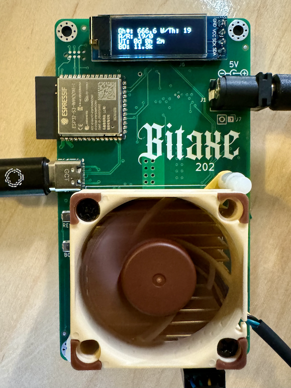bitaxeUltra assembled3