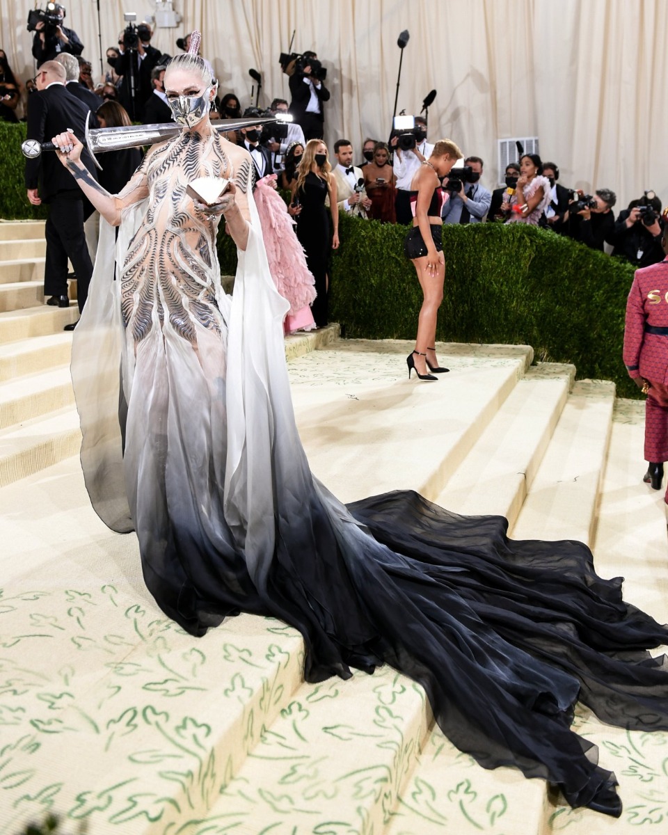 Met-Gala-21 Grimes red-carpet 3D printing