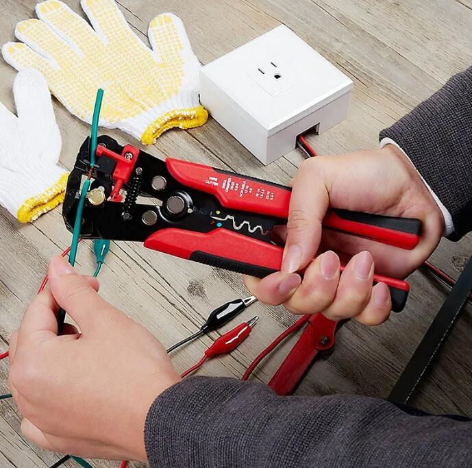 The Top 8 Must Have Tools For Electronic Makers