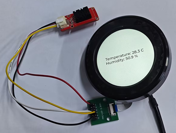 Observe the temperature and humidity readings